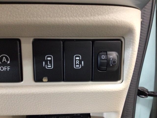 【両側パワースライドドア】両側がパワースライドドアになっており、運転席のスイッチやスマートキーでも開閉が可能です！開口部も広いので乗り降りも楽々♪