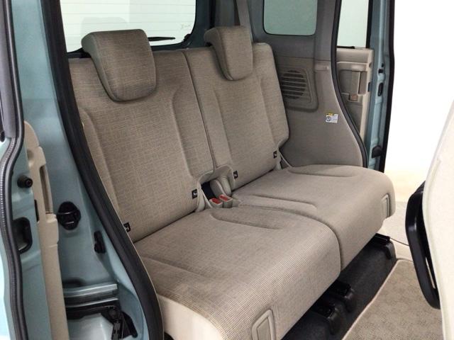 【後席】後席のお足元もとっても広いですよ！♪後席シートも乗り心地ＯＫ！ゆったり乗れます♪