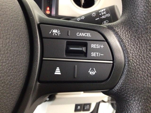 Ｎ－ＢＯＸ ベースグレード　ＬＥＤ・ディスプレイオーディオ・ホンダＣＯＮＮＥＣＴ・シートヒーター・ＥＴＣ　衝突軽減システム　スマートキ－　カーテンエアバック　イモビライザー　ＥＣＯモード　横滑り防止　オートクルーズ　キーフリー（5枚目）