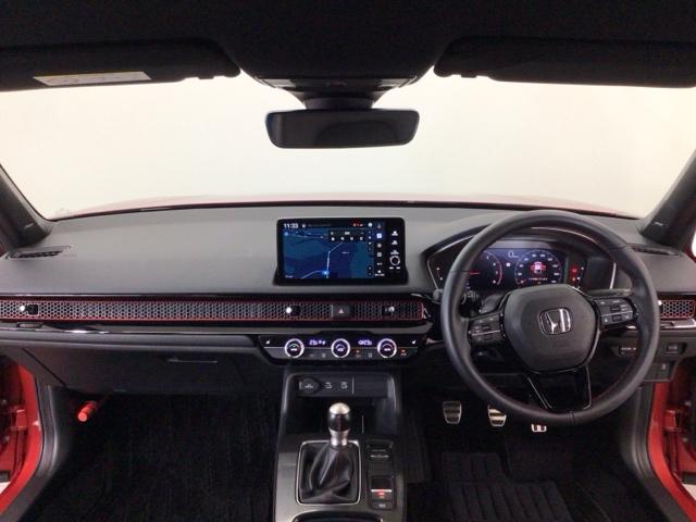 【前方視界】開放的な前方視界！運転がしやすく疲れにくいです♪窓が大きく、見通しがとっても良いおクルマですよ♪