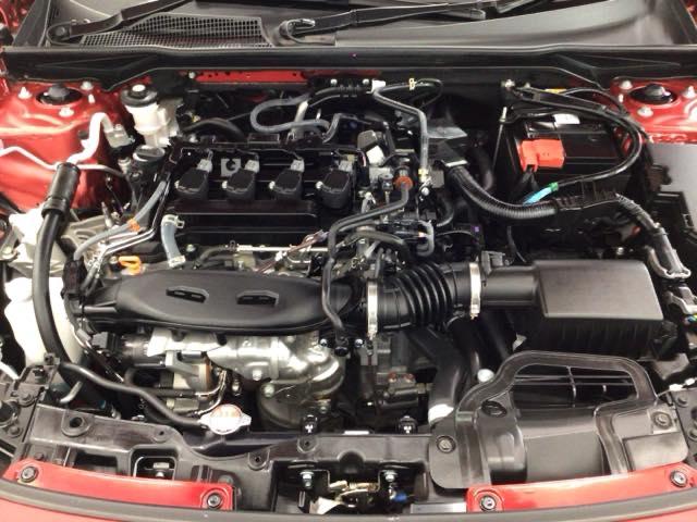 【ピカピカクリーニング】ボディ廻りはもちろん室内・シート・エンジンルーム・トランクルームなど隅々まで専門スタッフが徹底的にクリーニングし磨き上げました☆綺麗なお車で快適なドライブをお楽しみ下さい