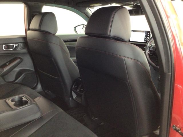 豊富に在庫を取り揃えています！軽自動車からミニバン、セダン、ＳＵＶ、話題のハイブリッド車など続々入荷しております！