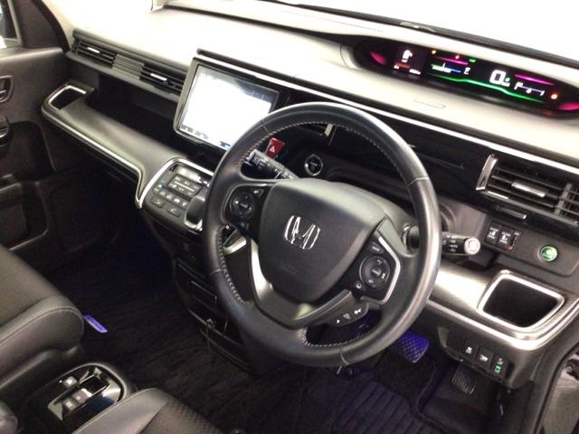 ステップワゴンスパーダ スパーダハイブリッドＧ・ＥＸホンダセンシング　ＬＥＤ・フルセグ・メモリナビ・バックカメラ・純正ＡＷ・シートヒーター・ＥＴＣ　フルオートエアコン　キーフリー　クリアランスソナー　Ｓヒーター　横滑防止　ＷＡＣ　セキュリティアラーム　ＤＶＤ再生可（17枚目）