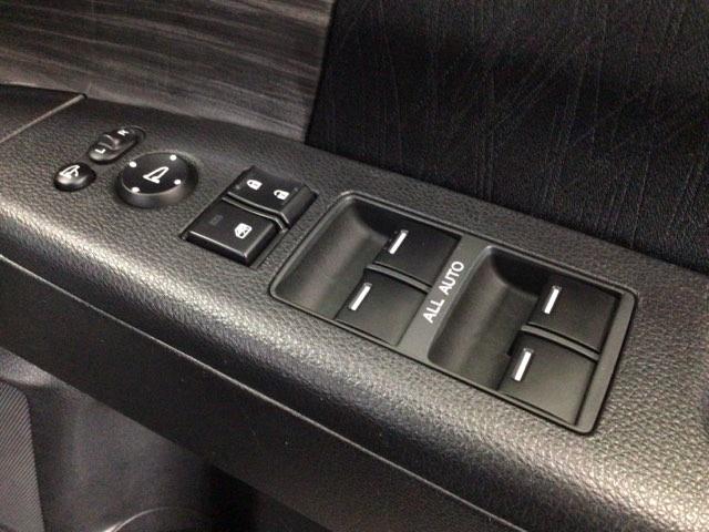 オデッセイ アブソルート・ＥＸ　ＬＥＤ・メモリナビ・純正ＡＷ・電動シート・両側電動ドア・オットマン・ＥＴＣ　ＷＡＣ　スマ－トキ－　セキュリティーアラーム　３列シート　ＤＶＤ再生　オートクルーズコントロール　パワーウィンドウ　エアコン（24枚目）