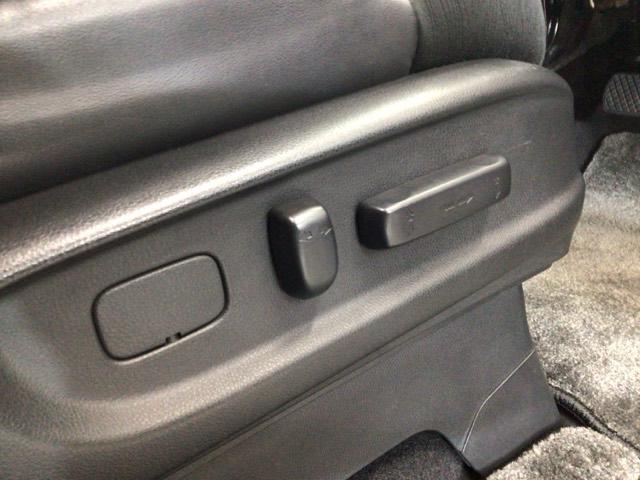 オデッセイ アブソルート・ＥＸ　ＬＥＤ・メモリナビ・純正ＡＷ・電動シート・両側電動ドア・オットマン・ＥＴＣ　ＷＡＣ　スマ－トキ－　セキュリティーアラーム　３列シート　ＤＶＤ再生　オートクルーズコントロール　パワーウィンドウ　エアコン（30枚目）