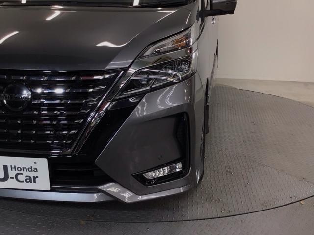 セレナ ハイウェイスターＶ　ＬＥＤ・フルセグ・メモリナビ・バックカメラ・純正ＡＷ・両側電動ドア・ＥＴＣ　サイドエアバッグ　アラウンドビュ－　地デジフルセグ　Ｃセンサー　フロントカメラ　１オナ　ブルーレイ再生　衝突被害軽減　ＡＢＳ（2枚目）