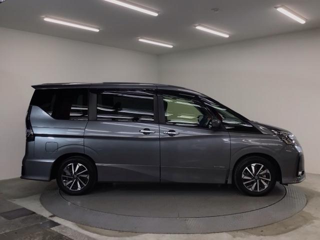 セレナ ハイウェイスターＶ　ＬＥＤ・フルセグ・メモリナビ・バックカメラ・純正ＡＷ・両側電動ドア・ＥＴＣ　サイドエアバッグ　アラウンドビュ－　地デジフルセグ　Ｃセンサー　フロントカメラ　１オナ　ブルーレイ再生　衝突被害軽減　ＡＢＳ（3枚目）