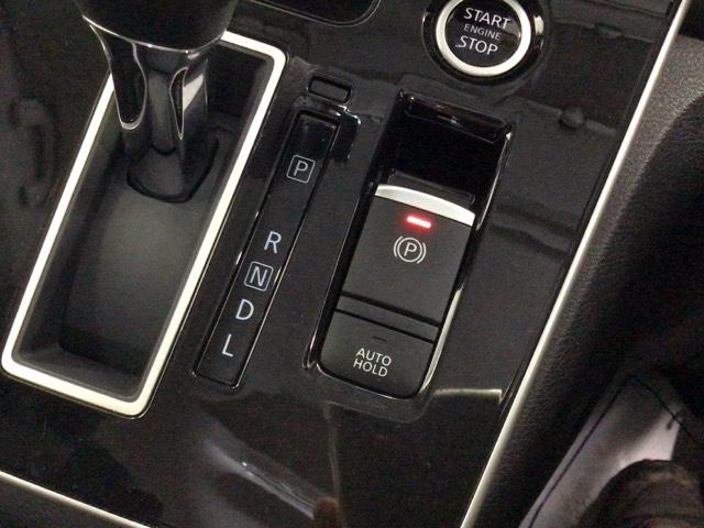 セレナ ハイウェイスターＶ　ＬＥＤ・フルセグ・メモリナビ・バックカメラ・純正ＡＷ・両側電動ドア・ＥＴＣ　サイドエアバッグ　アラウンドビュ－　地デジフルセグ　Ｃセンサー　フロントカメラ　１オナ　ブルーレイ再生　衝突被害軽減　ＡＢＳ（9枚目）