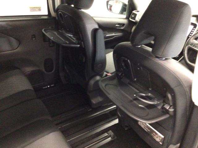 セレナ ハイウェイスターＶ　ＬＥＤ・フルセグ・メモリナビ・バックカメラ・純正ＡＷ・両側電動ドア・ＥＴＣ　サイドエアバッグ　アラウンドビュ－　地デジフルセグ　Ｃセンサー　フロントカメラ　１オナ　ブルーレイ再生　衝突被害軽減　ＡＢＳ（12枚目）