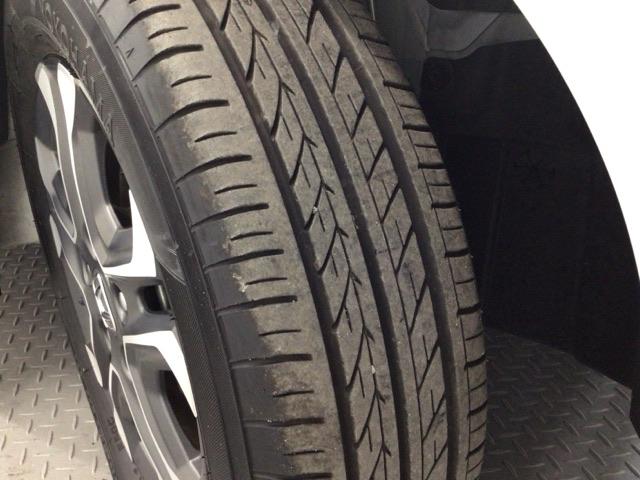 フリード＋ クロスター　レンタＵＰ・ＬＥＤ・フルセグ・メモリナビ・バックカメラ・シートヒーター・純正ＡＷ　ウォークスルー　両側パワースライドドア　サイドカーテンエアバック　ＬＥＤライト　リヤカメラ　ワンオーナー　ＶＳＡ（3枚目）