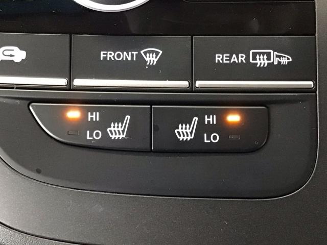 フリード＋ クロスター　レンタＵＰ・ＬＥＤ・フルセグ・メモリナビ・バックカメラ・シートヒーター・純正ＡＷ　ウォークスルー　両側パワースライドドア　サイドカーテンエアバック　ＬＥＤライト　リヤカメラ　ワンオーナー　ＶＳＡ（9枚目）