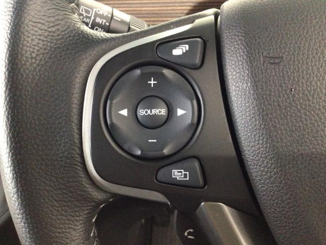 フリード＋ クロスター　レンタＵＰ・ＬＥＤ・フルセグ・メモリナビ・バックカメラ・シートヒーター・純正ＡＷ　ウォークスルー　両側パワースライドドア　サイドカーテンエアバック　ＬＥＤライト　リヤカメラ　ワンオーナー　ＶＳＡ（16枚目）