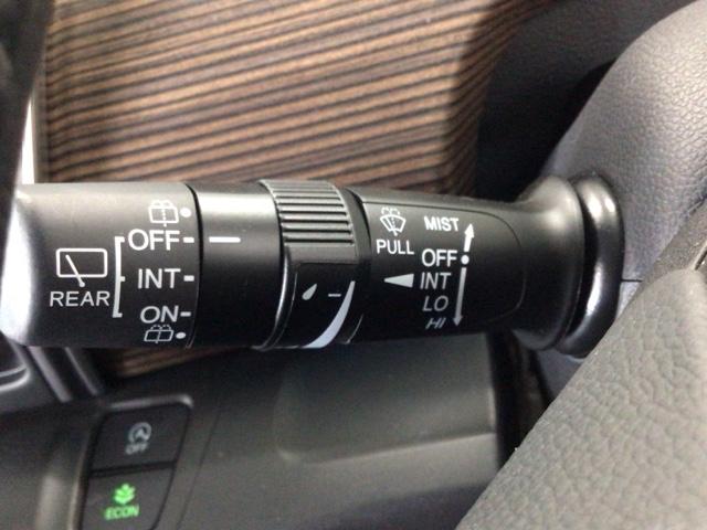 フリード＋ クロスター　レンタＵＰ・ＬＥＤ・フルセグ・メモリナビ・バックカメラ・シートヒーター・純正ＡＷ　ウォークスルー　両側パワースライドドア　サイドカーテンエアバック　ＬＥＤライト　リヤカメラ　ワンオーナー　ＶＳＡ（19枚目）