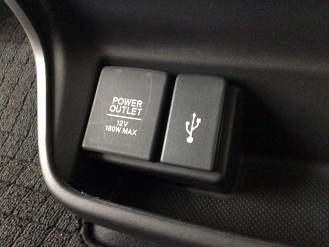 フリード＋ クロスター　レンタＵＰ・ＬＥＤ・フルセグ・メモリナビ・バックカメラ・シートヒーター・純正ＡＷ　ウォークスルー　両側パワースライドドア　サイドカーテンエアバック　ＬＥＤライト　リヤカメラ　ワンオーナー　ＶＳＡ（25枚目）