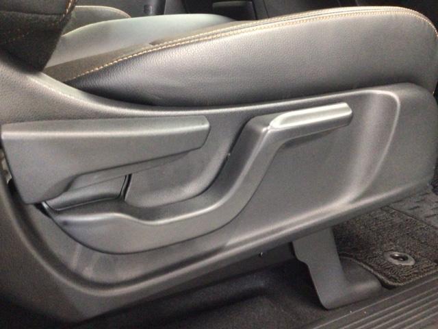 フリード＋ クロスター　レンタＵＰ・ＬＥＤ・フルセグ・メモリナビ・バックカメラ・シートヒーター・純正ＡＷ　ウォークスルー　両側パワースライドドア　サイドカーテンエアバック　ＬＥＤライト　リヤカメラ　ワンオーナー　ＶＳＡ（42枚目）