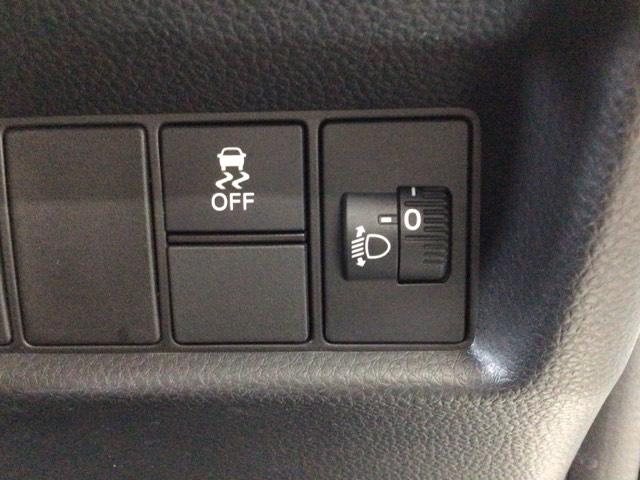 フィット ＲＳ　ＬＥＤ・フルセグ・メモリナビ・ＤＶＤ・バックカメラ・純正ＡＷ・ＥＴＣ　ＵＳＢポート　コーナーセンサー　イモビライザー　地デジフルセグ　リアカメラ　ＬＥＤヘッドライト　ＤＶＤ再生　エアコン　ＥＴＣ車載器（10枚目）