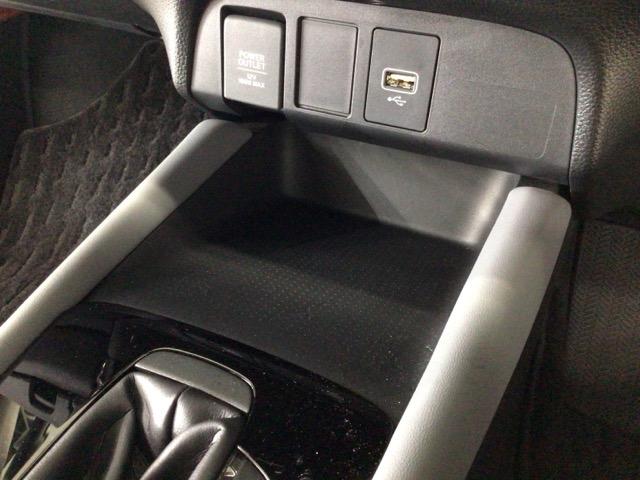 フィット ＲＳ　ＬＥＤ・フルセグ・メモリナビ・ＤＶＤ・バックカメラ・純正ＡＷ・ＥＴＣ　ＵＳＢポート　コーナーセンサー　イモビライザー　地デジフルセグ　リアカメラ　ＬＥＤヘッドライト　ＤＶＤ再生　エアコン　ＥＴＣ車載器（24枚目）