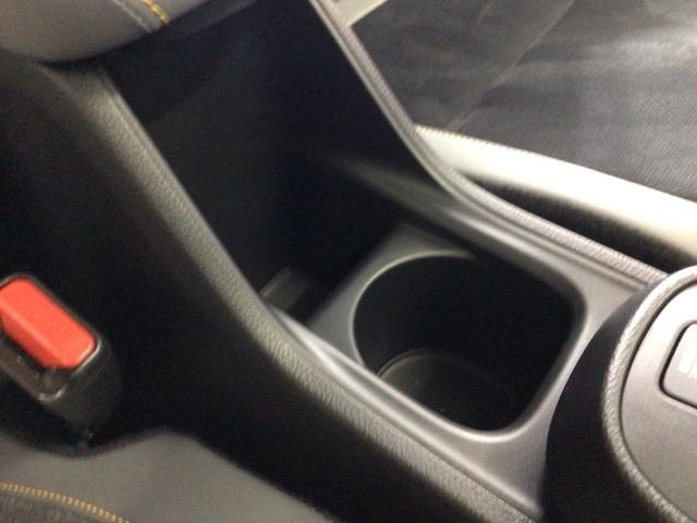 フィット ＲＳ　ＬＥＤ・フルセグ・メモリナビ・ＤＶＤ・バックカメラ・純正ＡＷ・ＥＴＣ　ＵＳＢポート　コーナーセンサー　イモビライザー　地デジフルセグ　リアカメラ　ＬＥＤヘッドライト　ＤＶＤ再生　エアコン　ＥＴＣ車載器（25枚目）