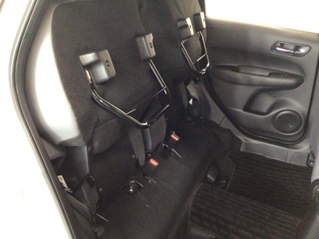 フィット ＲＳ　ＬＥＤ・フルセグ・メモリナビ・ＤＶＤ・バックカメラ・純正ＡＷ・ＥＴＣ　ＵＳＢポート　コーナーセンサー　イモビライザー　地デジフルセグ　リアカメラ　ＬＥＤヘッドライト　ＤＶＤ再生　エアコン　ＥＴＣ車載器（41枚目）