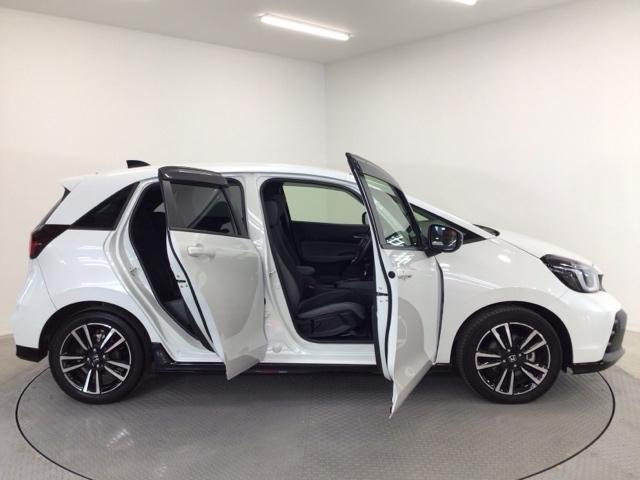 フィット ＲＳ　ＬＥＤ・フルセグ・メモリナビ・ＤＶＤ・バックカメラ・純正ＡＷ・ＥＴＣ　ＵＳＢポート　コーナーセンサー　イモビライザー　地デジフルセグ　リアカメラ　ＬＥＤヘッドライト　ＤＶＤ再生　エアコン　ＥＴＣ車載器（51枚目）