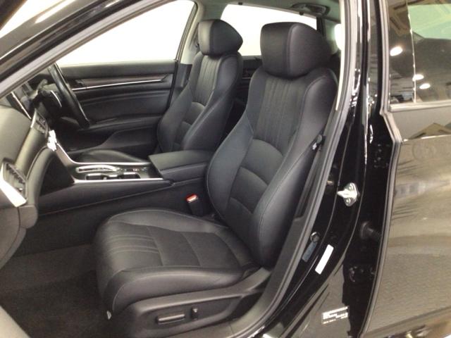 アコード ＥＸ　ＬＥＤ・フルセグ・メモリナビ・バックカメラ・純正ＡＷ・シートヒーター・サンルーフ　カーテンエアバッグ　イモビ　追突軽減ブレーキ　オートエアコン　ＬＥＤヘッドライト　皮シート　横滑り防止装置　スマキー（41枚目）