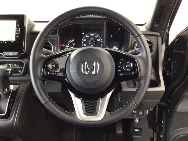 �y�n���h���z�^�]�ɂ������l�X�ȑ�������S�ɍs����悤�Ɏ��_�ړ������Ȃ����쐫�ɔz�����ꂽ�X�C�b�`�ނ��Ïk���ꂽ�R�b�N�s�b�g�ł��B