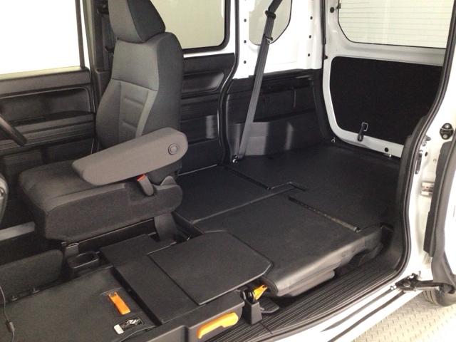 ��e�ʂ̋�Ԃ����R�Ɏg�����Ȃ��A�z���_�Ǝ��̃_�u���r�b�O��J���ł��I����ȑ��̃Z���^�[�s���[���Ȃ����A����Ȃƃ��A�V�[�g�̓t���b�g�ɂȂ�܂��I