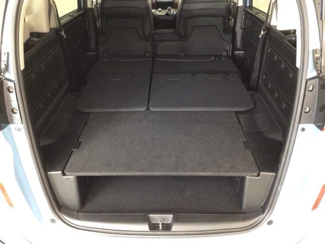 フリード＋ハイブリッド ハイブリッド・クロスターホンダセンシング　ＬＥＤ・フルセグ・メモリナビ・バックカメラ・純正ＡＷ・シートヒーター・４ＷＤ　ウォークスルー　衝突軽減　ＵＳＢ接続　横滑り防止装置　アイドリングストップ　ドライブレコーダー　フルタイム４ＷＤ　地デジ（49枚目）