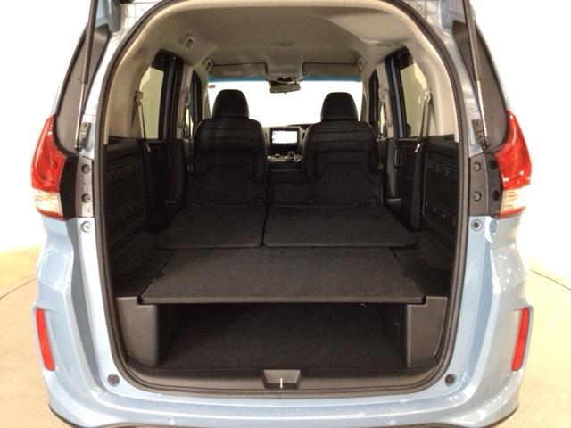 フリード＋ハイブリッド ハイブリッド・クロスターホンダセンシング　ＬＥＤ・フルセグ・メモリナビ・バックカメラ・純正ＡＷ・シートヒーター・４ＷＤ　ウォークスルー　衝突軽減　ＵＳＢ接続　横滑り防止装置　アイドリングストップ　ドライブレコーダー　フルタイム４ＷＤ　地デジ（50枚目）