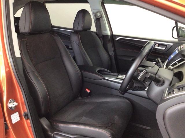 �y�O�ȁz�̂��ݍ��ނ悤�Ȍ`��Ńz�[���h���̂���t�����g�V�[�g�B��������Ǝx���Ă����̂Œ����Ԃ̉^�]�����K�ɃT�|�[�g���Ă���܂��B������񑫌���������肵�Ă܂��̂ł����났���������܂���