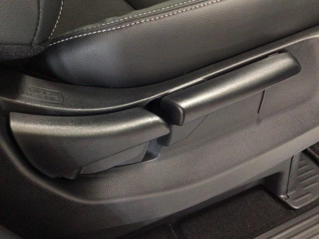 �y�O�ȁz�^�]�Ȃɂ̓V�[�g���𒲐��ł���n�C�g�A�W���X�^�[����������A���L���V�[�g�|�W�V�����̐ݒ肪�\�ɂȂ��Ă���܂���