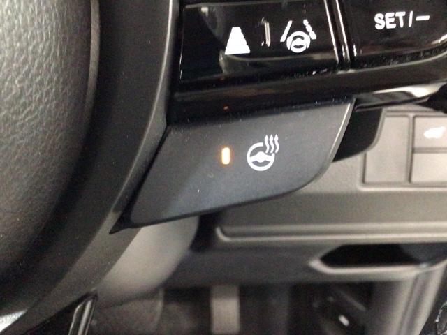 ヴェゼル ｅ：ＨＥＶＺ　ＬＥＤ・フルセグ・メモリナビ・バックカメラ・純正ＡＷ・シートヒーター・ＥＴＣ　衝突回避支援ブレーキ機能　１オナ　スマキ　Ｐトランク　フルオートエアコン　エアバッグ　両席エアバック　Ｒカメ　ＬＥＤランプ（12枚目）