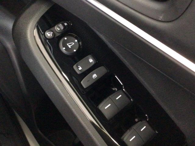 ヴェゼル ｅ：ＨＥＶＺ　ＬＥＤ・フルセグ・メモリナビ・バックカメラ・純正ＡＷ・シートヒーター・ＥＴＣ　衝突回避支援ブレーキ機能　１オナ　スマキ　Ｐトランク　フルオートエアコン　エアバッグ　両席エアバック　Ｒカメ　ＬＥＤランプ（39枚目）