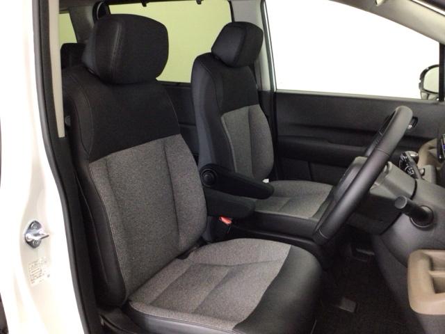 �y�O�ȁz�̂��ݍ��ނ悤�Ȍ`��Ńz�[���h���̂���t�����g�V�[�g�B��������Ǝx���Ă����̂Œ����Ԃ̉^�]�����K�ɃT�|�[�g���Ă���܂��B������񑫌���������肵�Ă܂��̂ł����났���������܂���