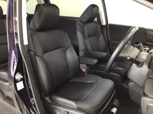 �y�O�ȁz�̂��ݍ��ނ悤�Ȍ`��Ńz�[���h���̂���t�����g�V�[�g�B��������Ǝx���Ă����̂Œ����Ԃ̉^�]�����K�ɃT�|�[�g���Ă���܂��B������񑫌���������肵�Ă܂��̂ł����났���������܂���