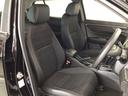 【前席】体を包み込むような形状でホールド感のあるフロントシート。しっかりと支えてくれるので長時間の運転を快適にサポートしてくれます。もちろん足元もゆったりしてますのでおくつろぎいただけます♪