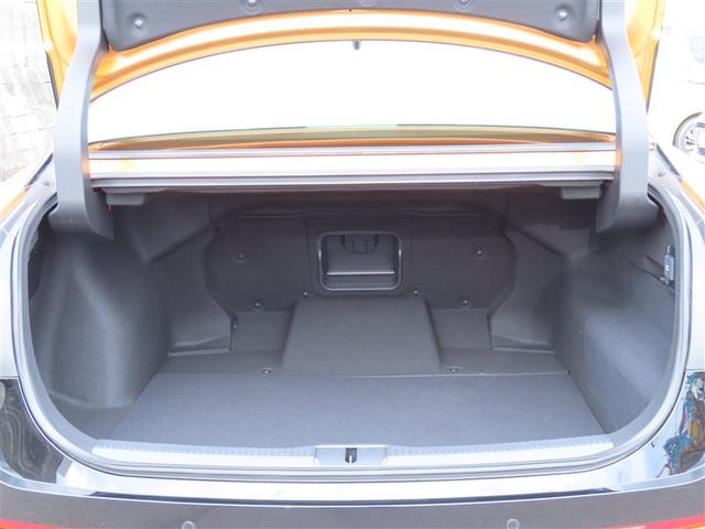 クラウンクロスオーバー ＲＳ　革シート　サンルーフ　４ＷＤ　フルセグ　メモリーナビ　バックカメラ　衝突被害軽減システム　ＥＴＣ　ＬＥＤヘッドランプ　ワンオーナー（9枚目）