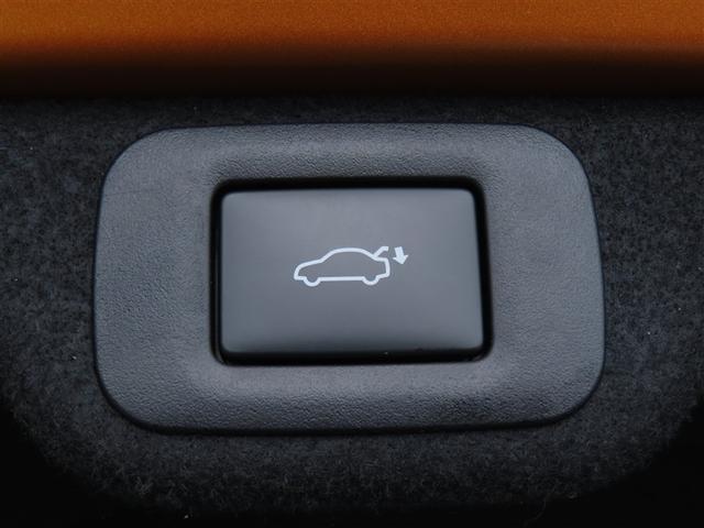 クラウンクロスオーバー ＲＳ　革シート　サンルーフ　４ＷＤ　フルセグ　メモリーナビ　バックカメラ　衝突被害軽減システム　ＥＴＣ　ＬＥＤヘッドランプ　ワンオーナー（12枚目）