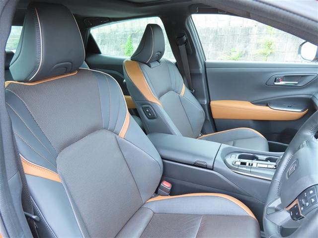 クラウンクロスオーバー ＲＳ　革シート　サンルーフ　４ＷＤ　フルセグ　メモリーナビ　バックカメラ　衝突被害軽減システム　ＥＴＣ　ＬＥＤヘッドランプ　ワンオーナー（15枚目）