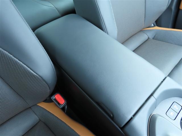 クラウンクロスオーバー ＲＳ　革シート　サンルーフ　４ＷＤ　フルセグ　メモリーナビ　バックカメラ　衝突被害軽減システム　ＥＴＣ　ＬＥＤヘッドランプ　ワンオーナー（21枚目）