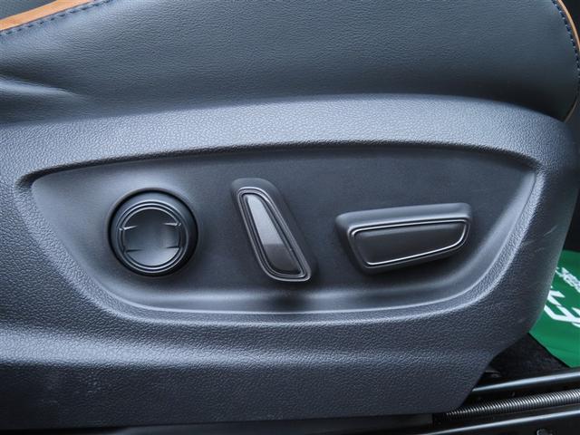 クラウンクロスオーバー ＲＳ　革シート　サンルーフ　４ＷＤ　フルセグ　メモリーナビ　バックカメラ　衝突被害軽減システム　ＥＴＣ　ＬＥＤヘッドランプ　ワンオーナー（40枚目）