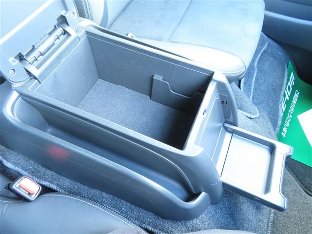 ハイエースバン スーパーＧＬ　ダークプライム　フルセグ　メモリーナビ　ＤＶＤ再生　バックカメラ　衝突被害軽減システム　ＥＴＣ　両側電動スライド　ＬＥＤヘッドランプ　ワンオーナー　ディーゼル（20枚目）