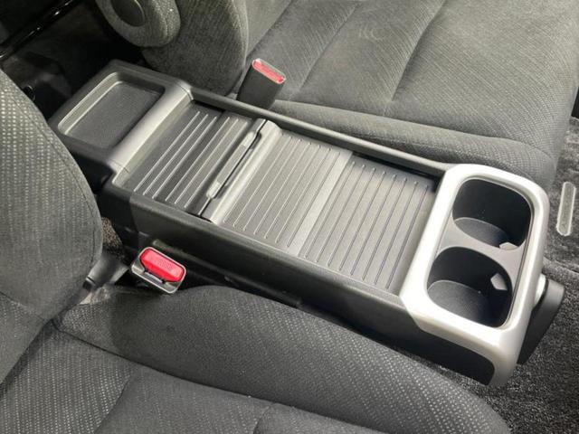 オデッセイ Ｍ・エアロパッケージ　新品タイヤ／純正　ナビ／ヘッドランプ　ＨＩＤ／Ｂｌｕｅｔｏｏｔｈ接続／ＥＴＣ／ＥＢＤ付ＡＢＳ／横滑り防止装置／バックモニター／フルセグＴＶ／ＤＶＤ／エアバッグ　運転席／エアバッグ　助手席　バックカメラ（35枚目）