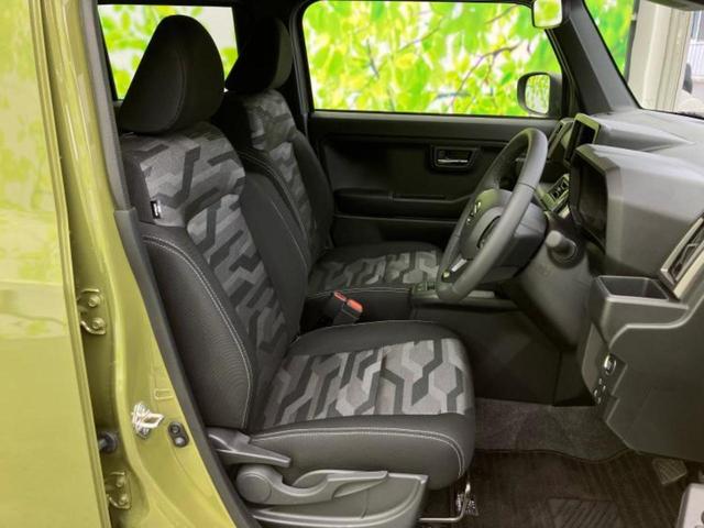 タフト Ｇダーククロムベンチャー　ガラスルーフ／スマートアシスト（トヨタ・ダイハツ）／シートヒーター　前席／車線逸脱防止支援システム／登録済未使用車／ヘッドランプ　ＬＥＤ／ＵＳＢジャック／ＥＢＤ付ＡＢＳ／横滑り防止装置　禁煙車（5枚目）