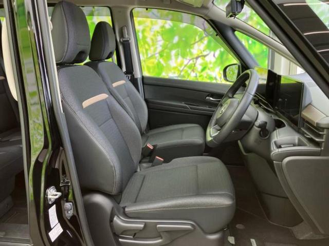 セレナ ｅパワーハイウェイスターＶ　新品タイヤ／純正　１２．３インチ　メモリーナビ／フリップダウンモニター　純正　１１インチ／インテリジェントルームミラー／エマージェンシーブレーキ／両側電動スライドドア／アラウンドビューモニター（5枚目）