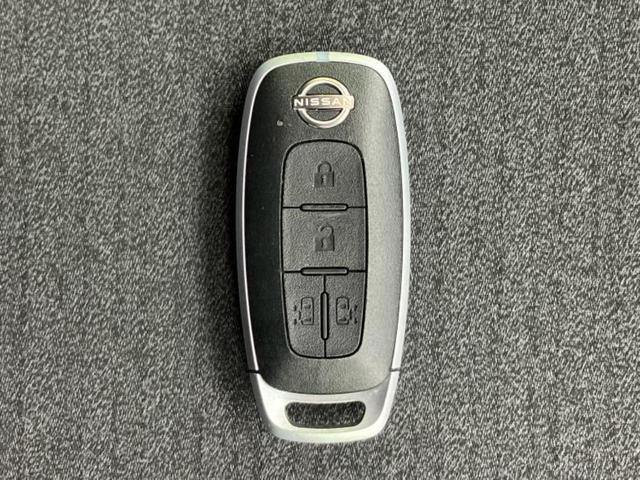 セレナ ｅパワーハイウェイスターＶ　新品タイヤ／純正　１２．３インチ　メモリーナビ／フリップダウンモニター　純正　１１インチ／インテリジェントルームミラー／エマージェンシーブレーキ／両側電動スライドドア／アラウンドビューモニター（49枚目）