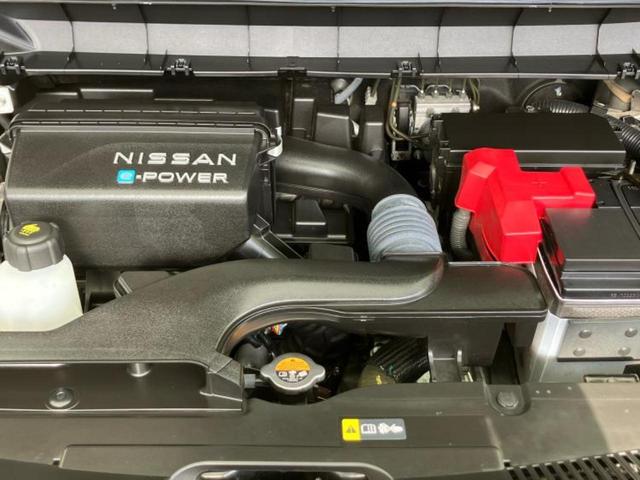 セレナ ｅパワーハイウェイスターＶ　新品タイヤ／純正　１２．３インチ　メモリーナビ／フリップダウンモニター　純正　１１インチ／インテリジェントルームミラー／エマージェンシーブレーキ／両側電動スライドドア／アラウンドビューモニター（55枚目）