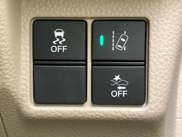 ＷＥＣＡＲＳでは各商談席に大型モニターをご用意しております！見やすい大画面でゆったりと全国の在庫をご覧いただけます！是非ご来店お待ちしております！