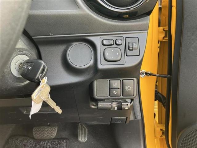 アクア Ｓ　新品タイヤ／純正　ＳＤナビ／トヨタセーフティセンス／車線逸脱防止支援システム／ヘッドランプ　ＬＥＤ／Ｂｌｕｅｔｏｏｔｈ接続／ＥＴＣ／ＥＢＤ付ＡＢＳ／横滑り防止装置／アイドリングストップ　バックカメラ（14枚目）