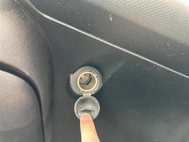 アクア Ｓ　新品タイヤ／純正　ＳＤナビ／トヨタセーフティセンス／車線逸脱防止支援システム／ヘッドランプ　ＬＥＤ／Ｂｌｕｅｔｏｏｔｈ接続／ＥＴＣ／ＥＢＤ付ＡＢＳ／横滑り防止装置／アイドリングストップ　バックカメラ（17枚目）